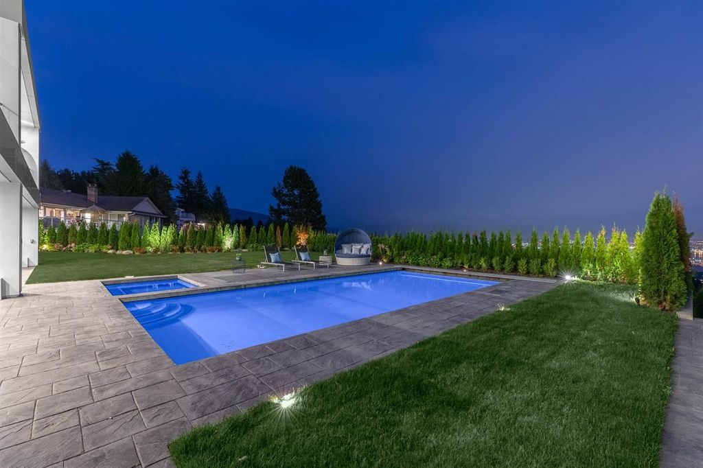 The Sumptuous West Vancouver Villa offers the absolute best panoramic view of Lion Gate Bridge, Downtown & Stanley Park now available for sale. This home located at 1430 Bramwell Rd, West Vancouver, BC V7S 2N9, Canada
