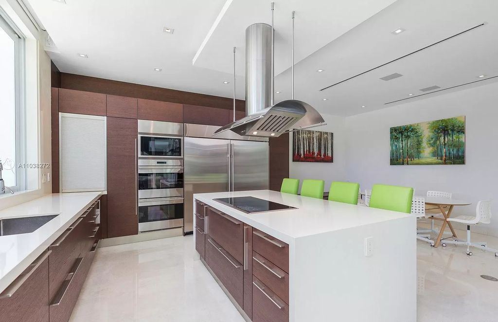 The Waterfront Home in Florida located on one of South Florida’s most sought-after waterfront communities now available for sale. This home located at 431 Alamanda Dr, Hallandale Beach, Florida