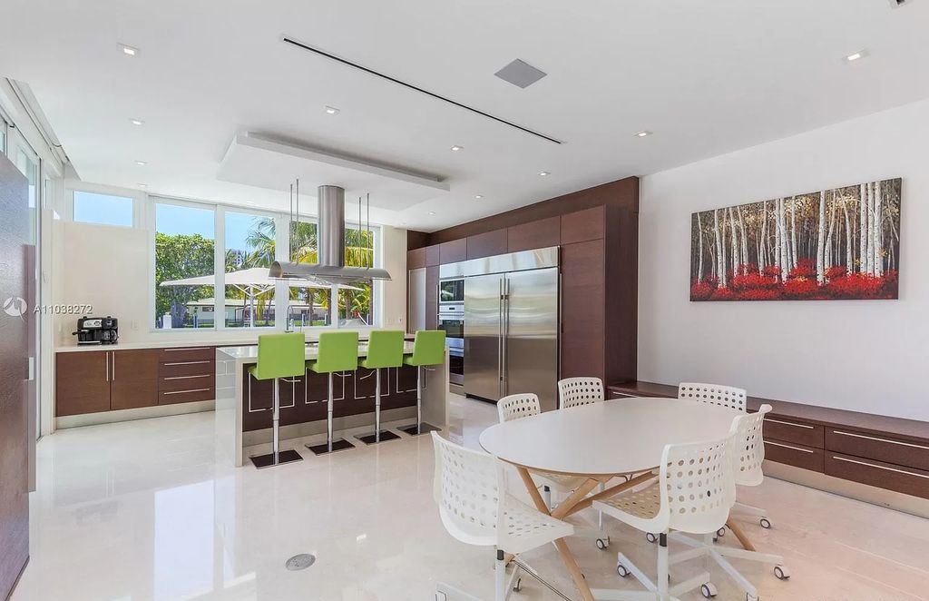 The Waterfront Home in Florida located on one of South Florida’s most sought-after waterfront communities now available for sale. This home located at 431 Alamanda Dr, Hallandale Beach, Florida