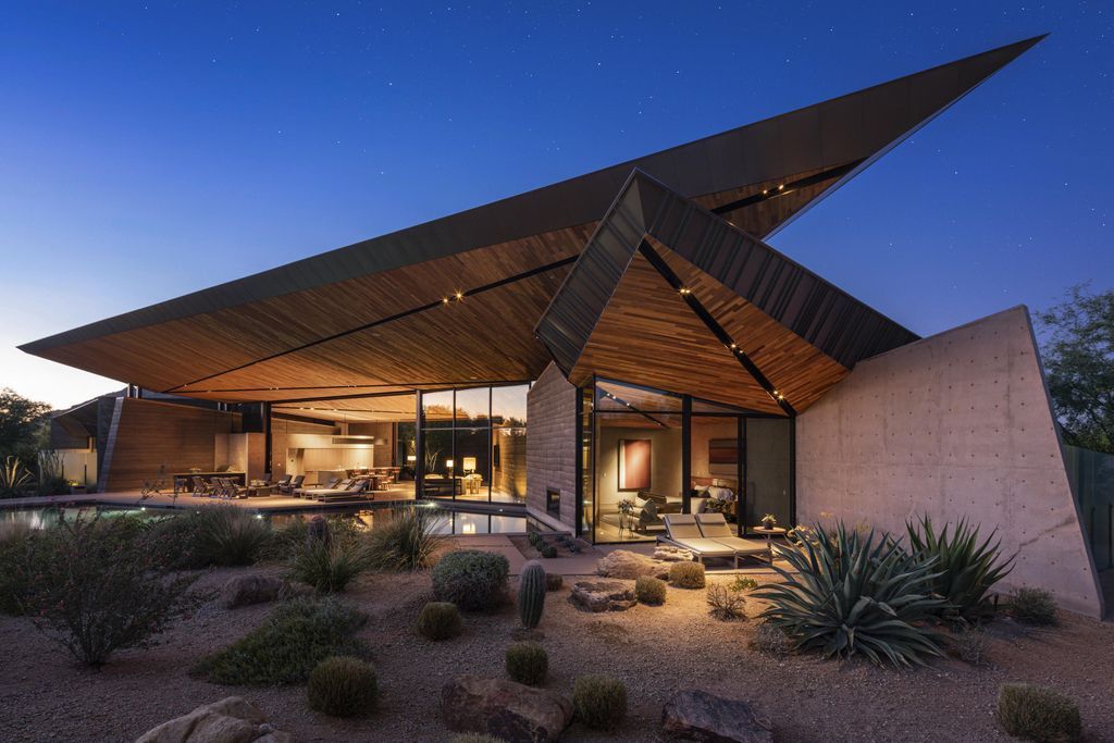 The Alluring Home in Arizona is a triumph in contemporary residential architecture that truly reflects the spirit of its natural surroundings now available for sale. This home located at 6121 N Nauni Valley Dr, Paradise Valley, Arizona