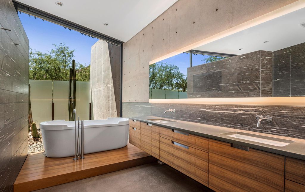 The Alluring Home in Arizona is a triumph in contemporary residential architecture that truly reflects the spirit of its natural surroundings now available for sale. This home located at 6121 N Nauni Valley Dr, Paradise Valley, Arizona