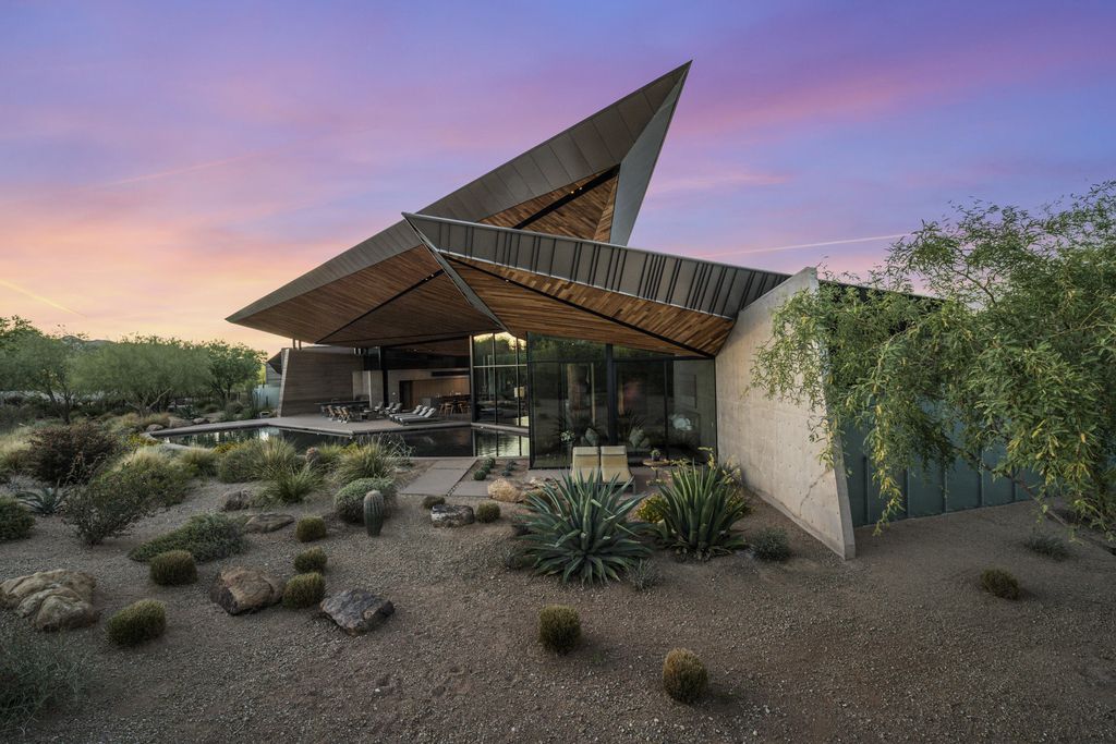 The Most Alluring Home in Arizona has Perfect Setting in Entertainment Sells at 15000000 4
