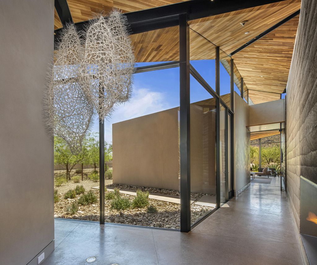 The Alluring Home in Arizona is a triumph in contemporary residential architecture that truly reflects the spirit of its natural surroundings now available for sale. This home located at 6121 N Nauni Valley Dr, Paradise Valley, Arizona
