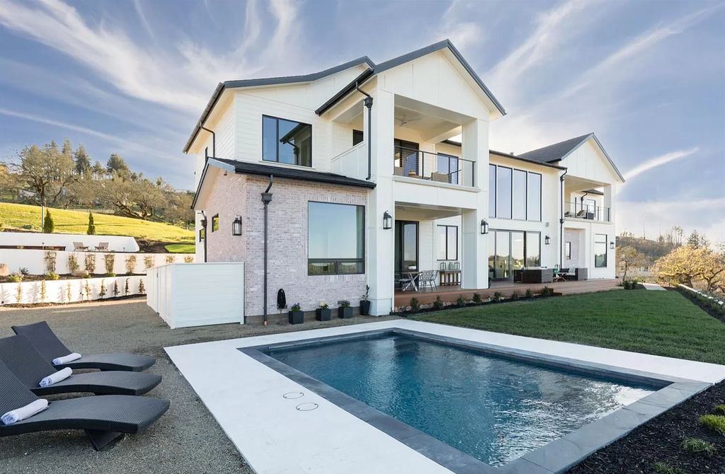 The Santa Rosa Home is a remarkable property offers exceptional craftsmanship, tasteful style and casual elegance now available for sale. This home located at 3952 Skyfarm Dr, Santa Rosa, California