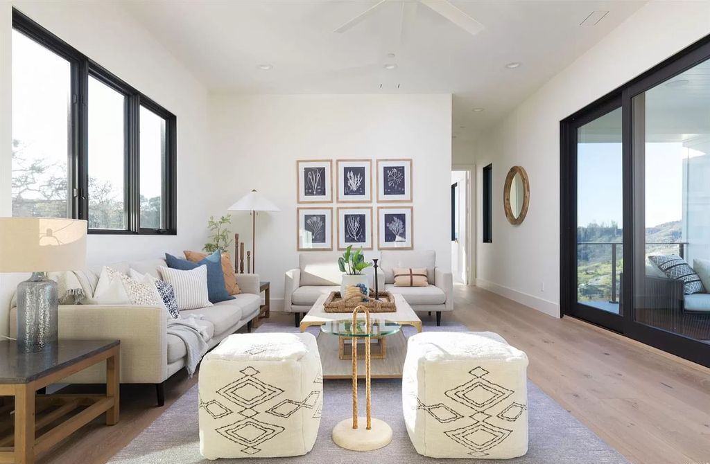The Santa Rosa Home is a remarkable property offers exceptional craftsmanship, tasteful style and casual elegance now available for sale. This home located at 3952 Skyfarm Dr, Santa Rosa, California