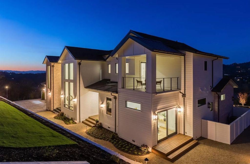 The Santa Rosa Home is a remarkable property offers exceptional craftsmanship, tasteful style and casual elegance now available for sale. This home located at 3952 Skyfarm Dr, Santa Rosa, California