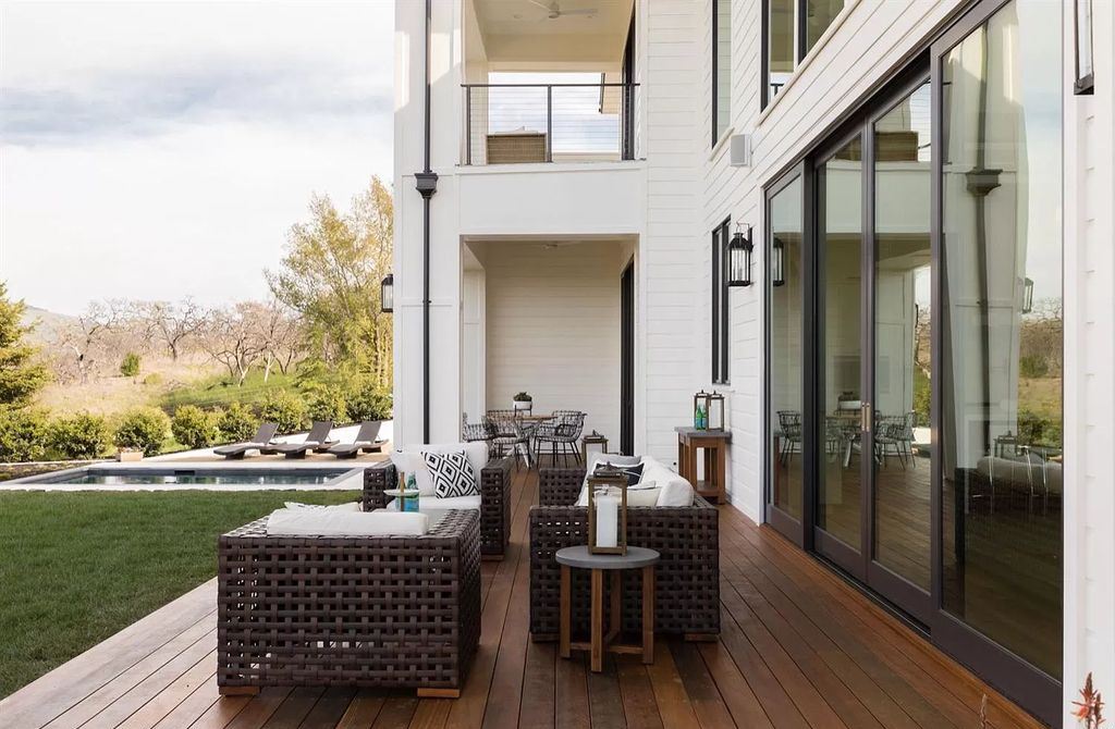 The Santa Rosa Home is a remarkable property offers exceptional craftsmanship, tasteful style and casual elegance now available for sale. This home located at 3952 Skyfarm Dr, Santa Rosa, California