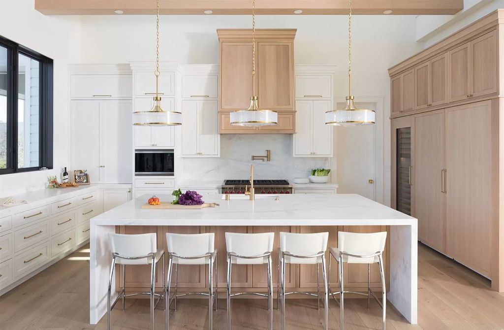 The Santa Rosa Home is a remarkable property offers exceptional craftsmanship, tasteful style and casual elegance now available for sale. This home located at 3952 Skyfarm Dr, Santa Rosa, California
