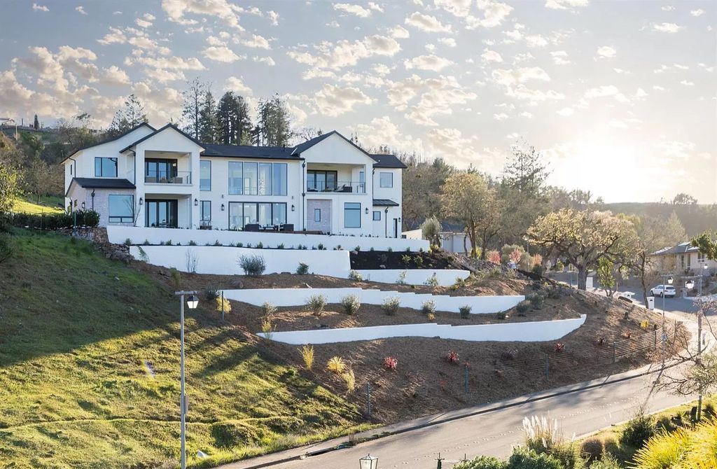 The Santa Rosa Home is a remarkable property offers exceptional craftsmanship, tasteful style and casual elegance now available for sale. This home located at 3952 Skyfarm Dr, Santa Rosa, California