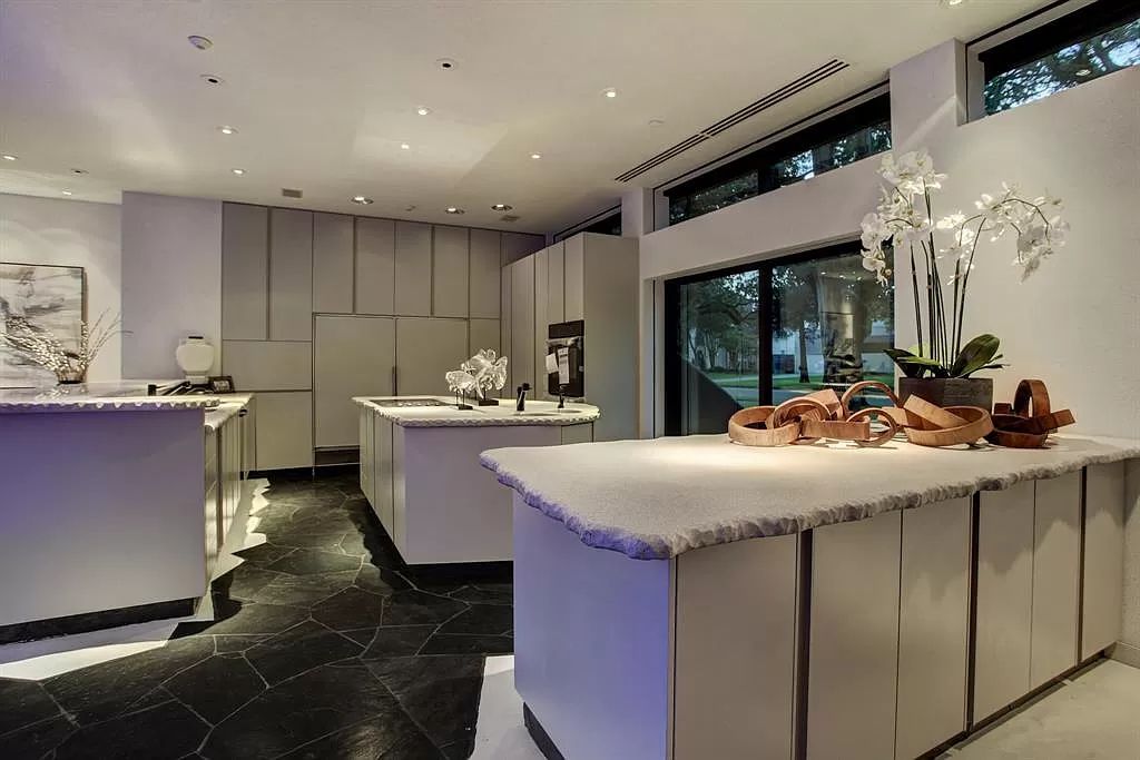 The Houston Contemporary Home is a masterpiece has a museum home setting on a prestigious W. University Street now available for sale. This home located at 3201 University Blvd, Houston, Texas