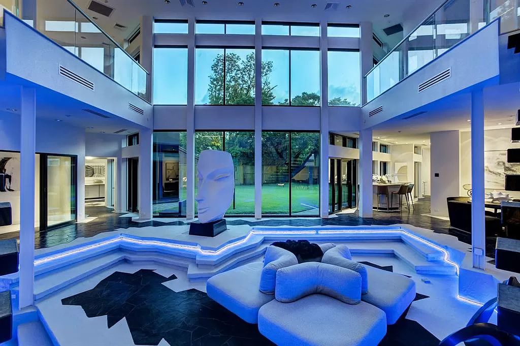 This 4300000 Houston Contemporary Home has unique UFO shaped facade 6