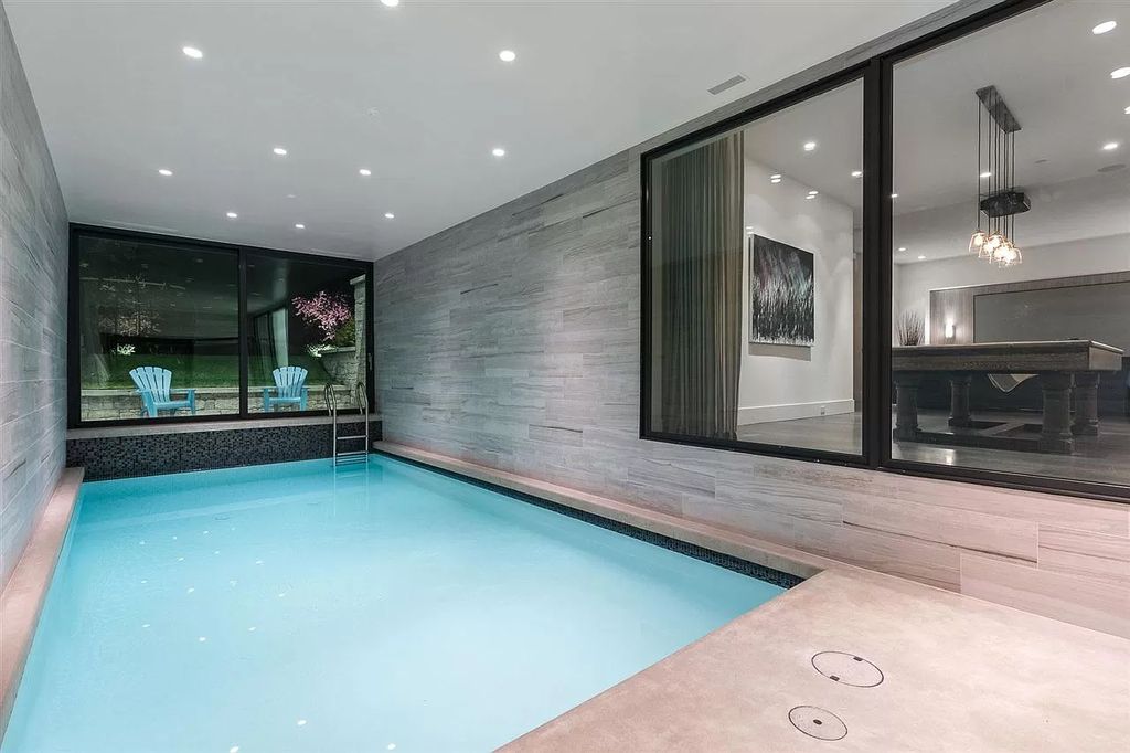 The Understated Elegance Villa in West Vancouver is a gorgeous builder's own home now available for sale. This home located at 915 Sinclair St, West Vancouver, BC V7V 3W1, Canada