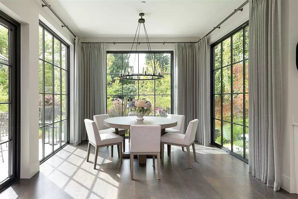 The Understated Elegance Villa in West Vancouver is a gorgeous builder's own home now available for sale. This home located at 915 Sinclair St, West Vancouver, BC V7V 3W1, Canada