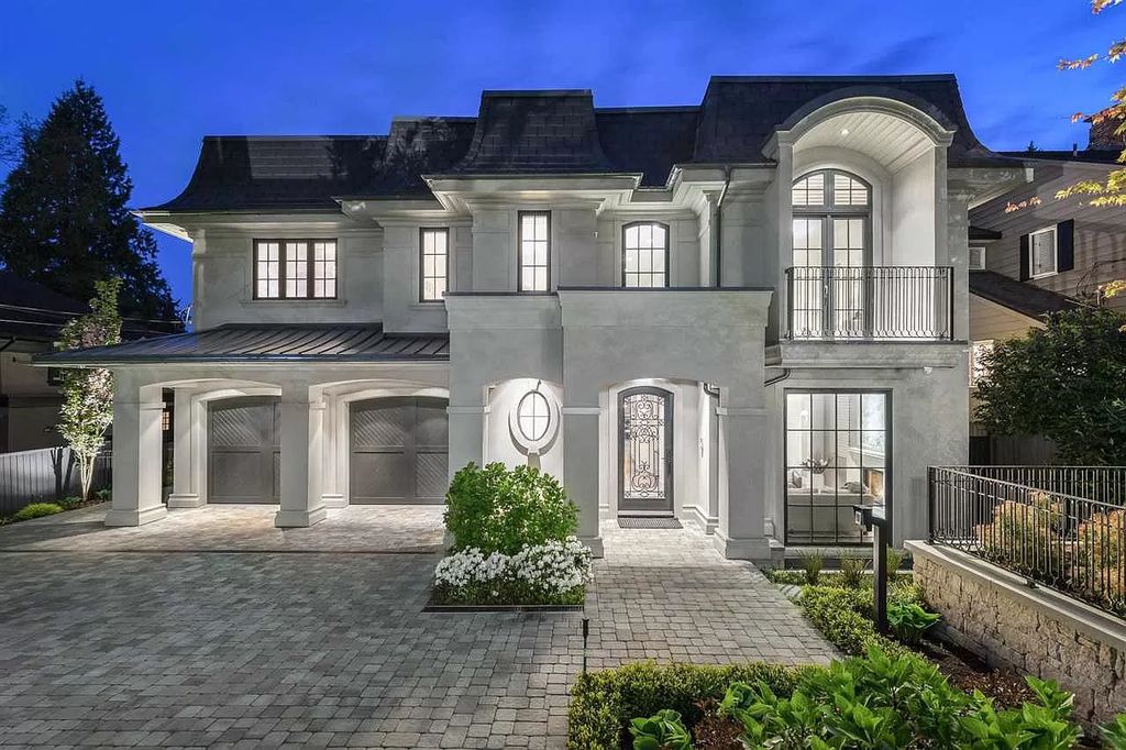 The Understated Elegance Villa in West Vancouver is a gorgeous builder's own home now available for sale. This home located at 915 Sinclair St, West Vancouver, BC V7V 3W1, Canada