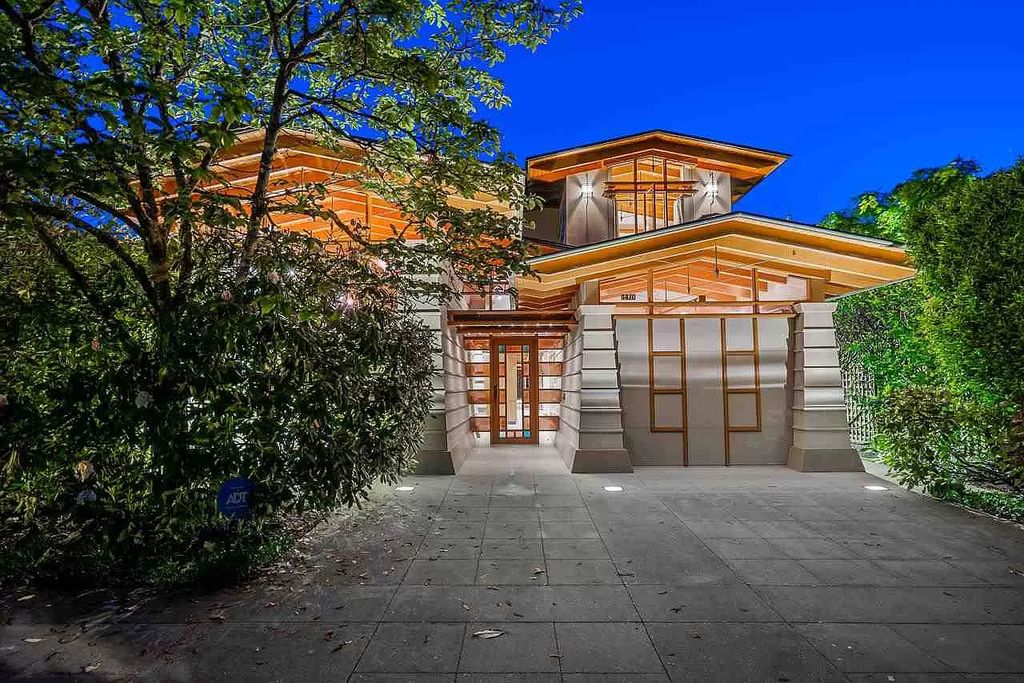 The Spectacular Waterfront Residence in West Vancouver offers the most stunning ocean views now available for sale. This home located at 4470 Ross Cres, West Vancouver, BC V7W 1B2, Canada