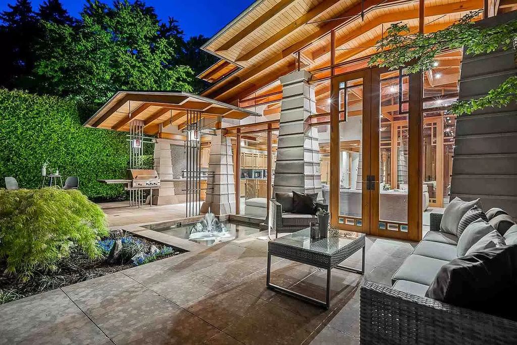The Spectacular Waterfront Residence in West Vancouver offers the most stunning ocean views now available for sale. This home located at 4470 Ross Cres, West Vancouver, BC V7W 1B2, Canada