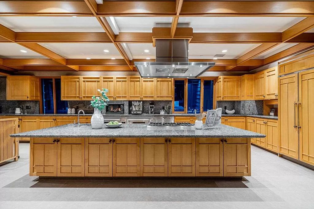 The Spectacular Waterfront Residence in West Vancouver offers the most stunning ocean views now available for sale. This home located at 4470 Ross Cres, West Vancouver, BC V7W 1B2, Canada