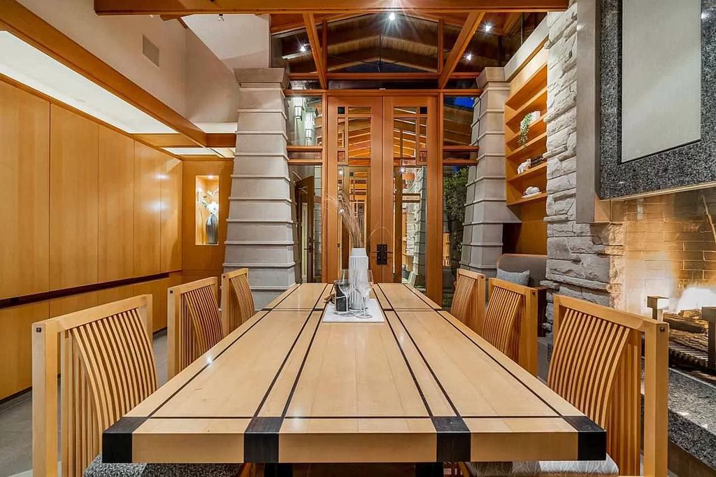 The Spectacular Waterfront Residence in West Vancouver offers the most stunning ocean views now available for sale. This home located at 4470 Ross Cres, West Vancouver, BC V7W 1B2, Canada