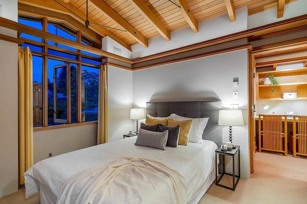 The Spectacular Waterfront Residence in West Vancouver offers the most stunning ocean views now available for sale. This home located at 4470 Ross Cres, West Vancouver, BC V7W 1B2, Canada