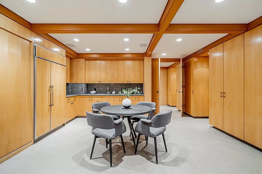 The Spectacular Waterfront Residence in West Vancouver offers the most stunning ocean views now available for sale. This home located at 4470 Ross Cres, West Vancouver, BC V7W 1B2, Canada