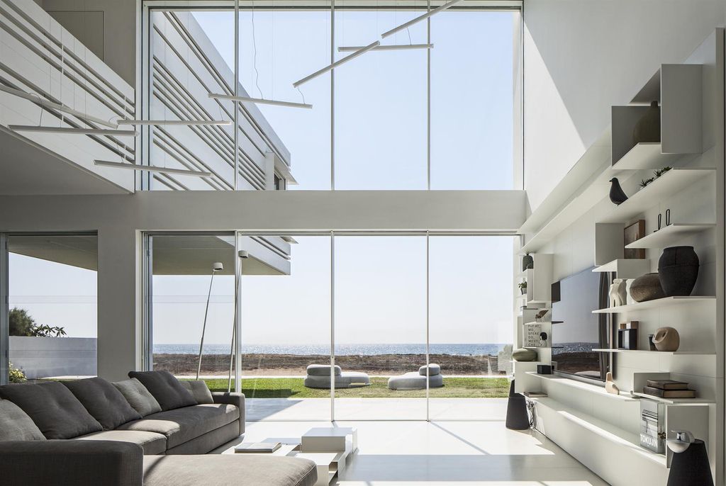 A House by The Sea Features Stripy Aluminium Walls by Pitsou Kedem 13