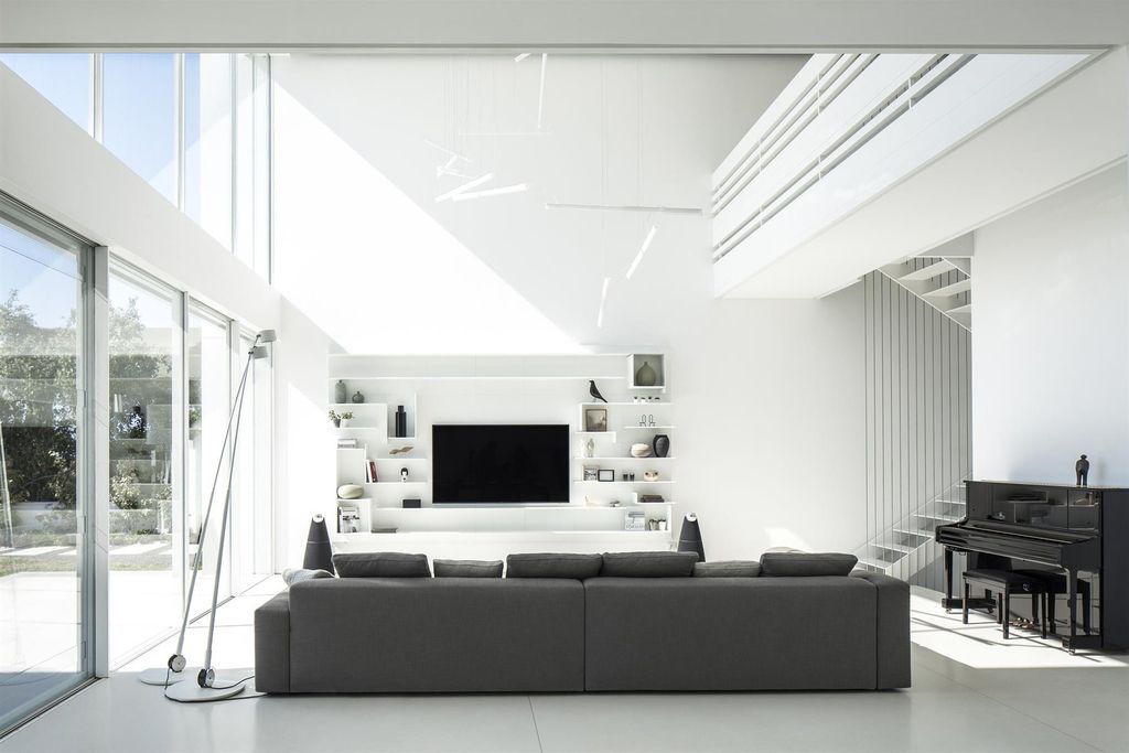 A House by The Sea Features Stripy Aluminium Walls by Pitsou Kedem 15