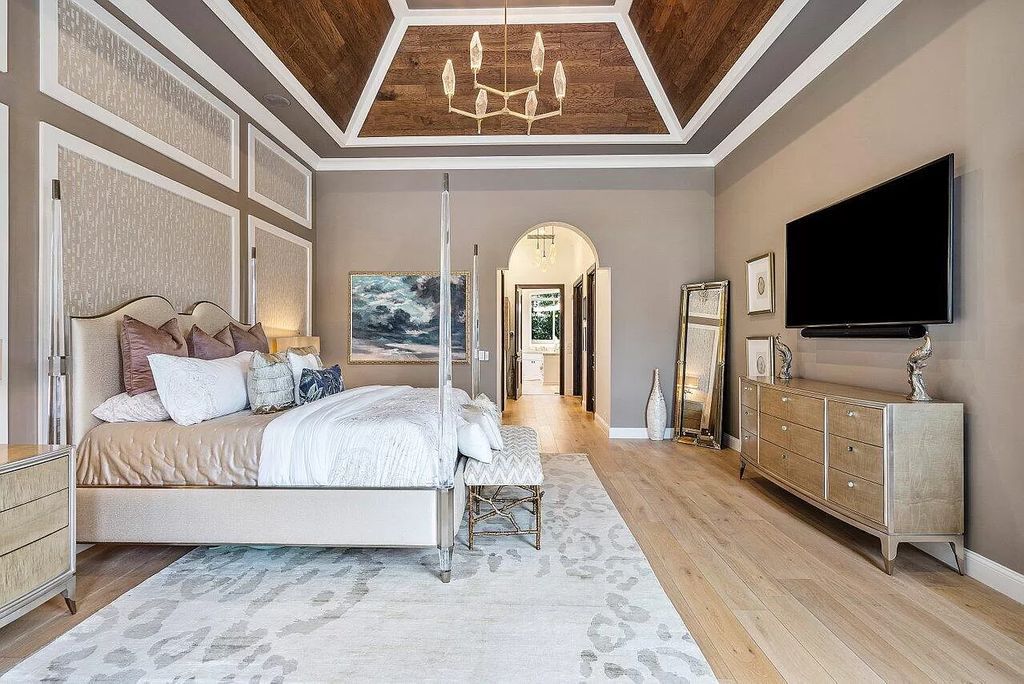 The Waterfront Home in North Palm Beach is a luxurious estate situated in gated Captains Key Community great for entertaining  now available for sale. This home located at 12014 Captains Lndg, North Palm Beach, Florida