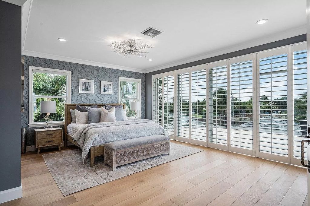 The Waterfront Home in North Palm Beach is a luxurious estate situated in gated Captains Key Community great for entertaining  now available for sale. This home located at 12014 Captains Lndg, North Palm Beach, Florida