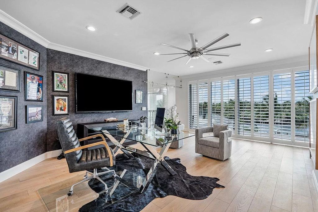 The Waterfront Home in North Palm Beach is a luxurious estate situated in gated Captains Key Community great for entertaining  now available for sale. This home located at 12014 Captains Lndg, North Palm Beach, Florida