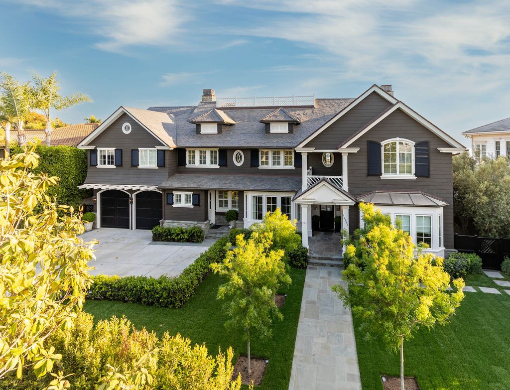 The Traditional Home in Pacific Palisades located at finest location on the Westside is beyond compare offering unparalleled views now available for sale. This home located at 14984 Corona Del Mar, Pacific Palisades, California