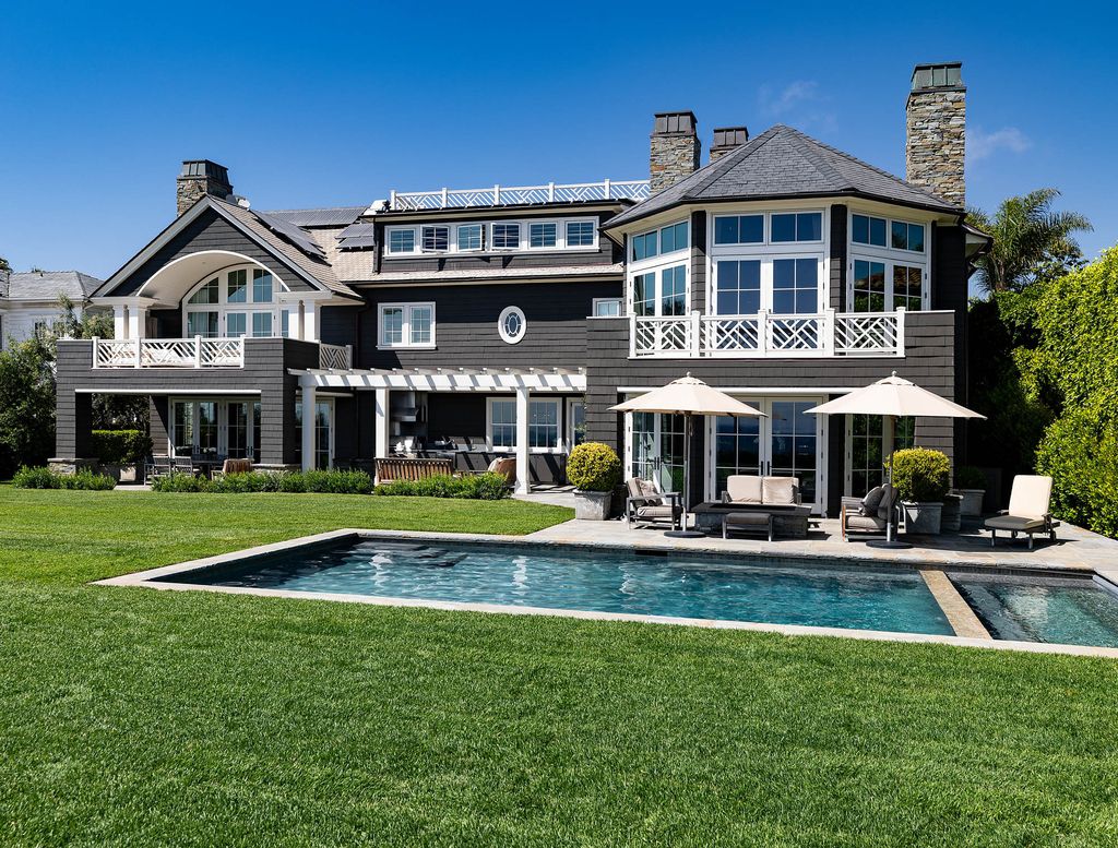 The Traditional Home in Pacific Palisades located at finest location on the Westside is beyond compare offering unparalleled views now available for sale. This home located at 14984 Corona Del Mar, Pacific Palisades, California