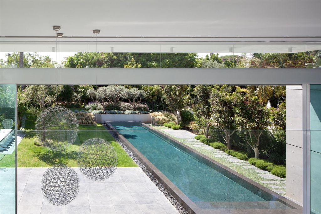 Beautiful Ramat Hasharon House in Israel by Pitsou Kedem Architects 10