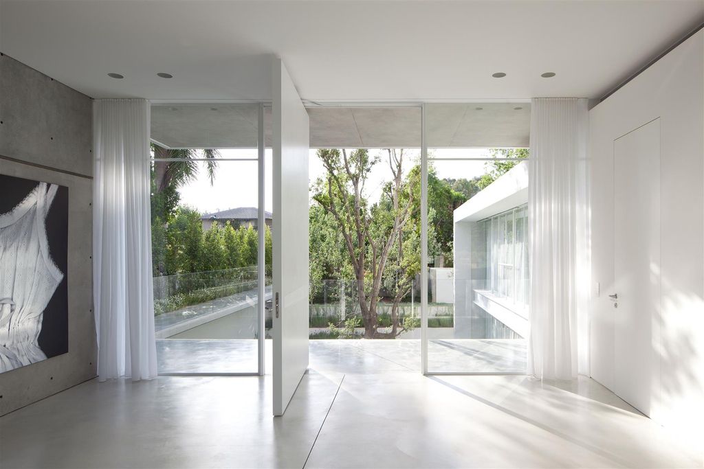 Beautiful Ramat Hasharon House in Israel by Pitsou Kedem Architects 13