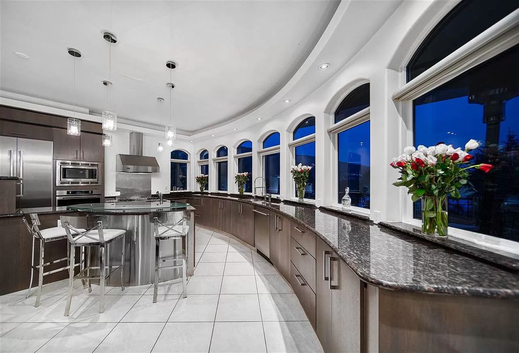 The Beautifully Renovated House in West Vancouver is designed by the amazing David Christopher now available for sale. This home located at 225 Normanby Cres, West Vancouver, BC V7S 1K6, Canada