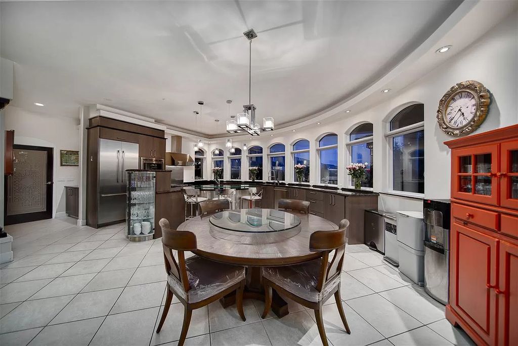 The Beautifully Renovated House in West Vancouver is designed by the amazing David Christopher now available for sale. This home located at 225 Normanby Cres, West Vancouver, BC V7S 1K6, Canada