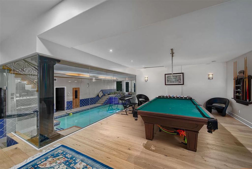 The Beautifully Renovated House in West Vancouver is designed by the amazing David Christopher now available for sale. This home located at 225 Normanby Cres, West Vancouver, BC V7S 1K6, Canada