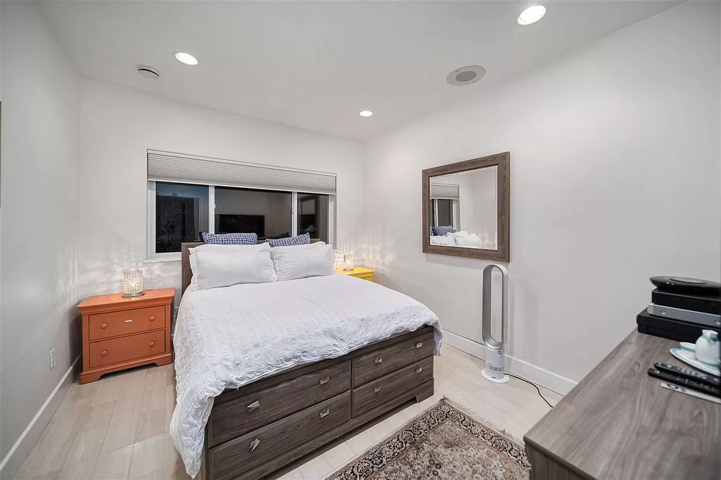 The Beautifully Renovated House in West Vancouver is designed by the amazing David Christopher now available for sale. This home located at 225 Normanby Cres, West Vancouver, BC V7S 1K6, Canada