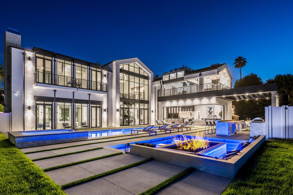The Home in Los Angeles is an architectural masterpiece and arguably one of the most unique and special properties in LA now available for sale. This home located at 18933 Wells Dr, Tarzana, California