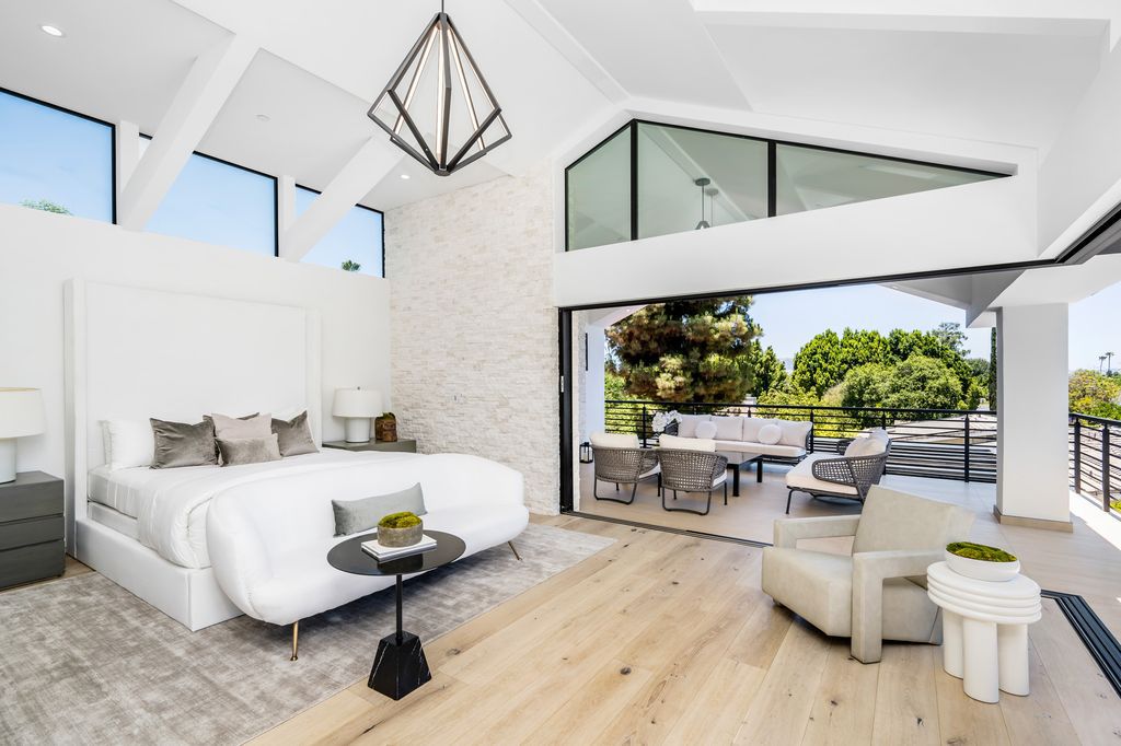 The Home in Los Angeles is an architectural masterpiece and arguably one of the most unique and special properties in LA now available for sale. This home located at 18933 Wells Dr, Tarzana, California