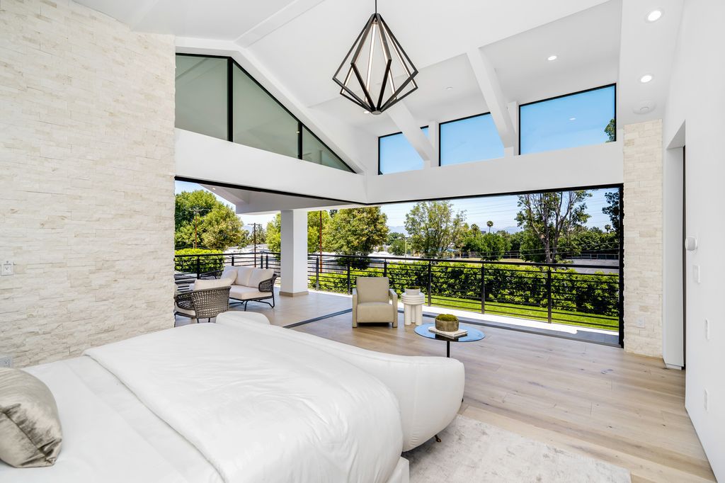 The Home in Los Angeles is an architectural masterpiece and arguably one of the most unique and special properties in LA now available for sale. This home located at 18933 Wells Dr, Tarzana, California
