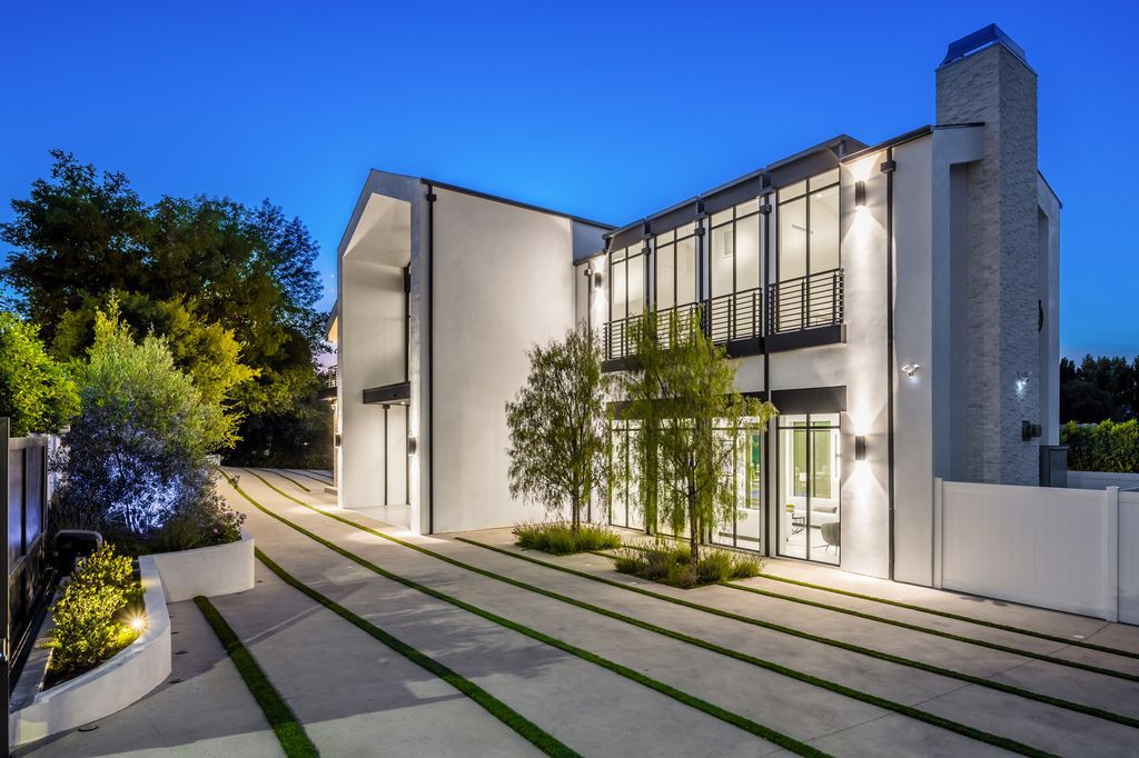The Home in Los Angeles is an architectural masterpiece and arguably one of the most unique and special properties in LA now available for sale. This home located at 18933 Wells Dr, Tarzana, California