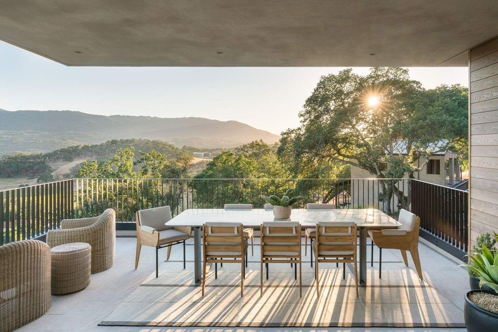 The Glen Ellen Modern Home is a 15-acre hillside Sonoma Valley property in a classic California setting with dramatic views now available for sale. This home located at 500 Aurora Ln, Glen Ellen, California