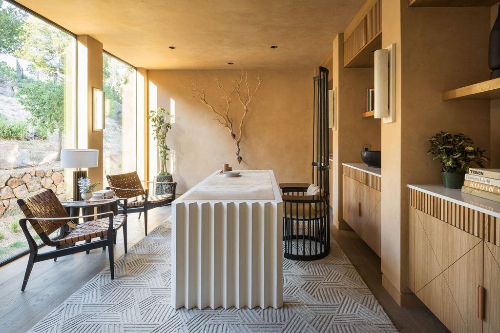 The Glen Ellen Modern Home is a 15-acre hillside Sonoma Valley property in a classic California setting with dramatic views now available for sale. This home located at 500 Aurora Ln, Glen Ellen, California