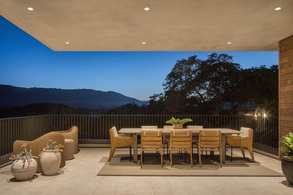 The Glen Ellen Modern Home is a 15-acre hillside Sonoma Valley property in a classic California setting with dramatic views now available for sale. This home located at 500 Aurora Ln, Glen Ellen, California