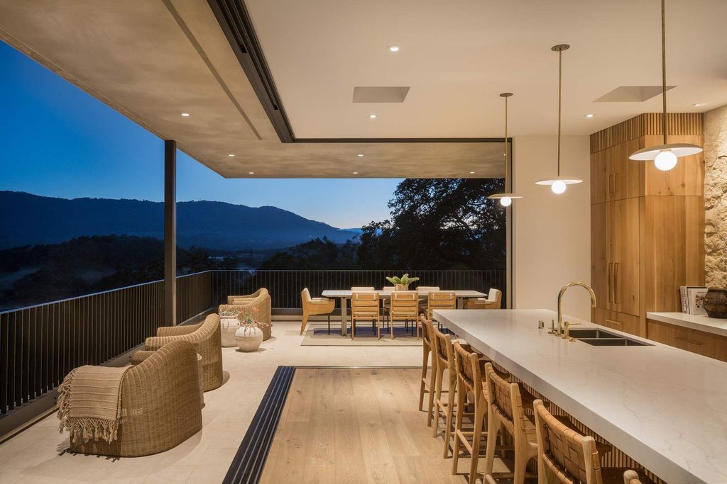 The Glen Ellen Modern Home is a 15-acre hillside Sonoma Valley property in a classic California setting with dramatic views now available for sale. This home located at 500 Aurora Ln, Glen Ellen, California