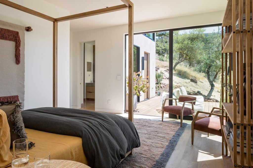 The Glen Ellen Modern Home is a 15-acre hillside Sonoma Valley property in a classic California setting with dramatic views now available for sale. This home located at 500 Aurora Ln, Glen Ellen, California