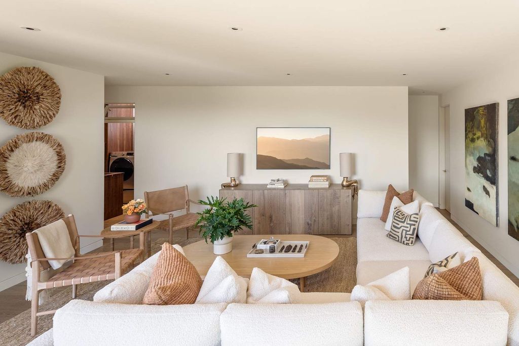 The Glen Ellen Modern Home is a 15-acre hillside Sonoma Valley property in a classic California setting with dramatic views now available for sale. This home located at 500 Aurora Ln, Glen Ellen, California
