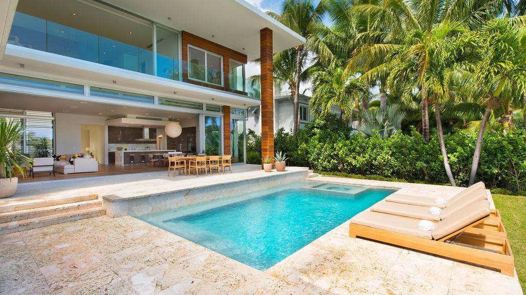 Exquisitely designed residence in Florida with European craftsmanship and bespoke details
