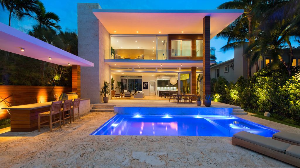 Exquisitely designed residence in Florida with European craftsmanship and bespoke details
