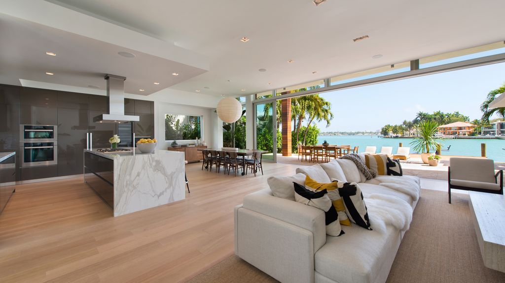 Exquisitely designed residence in Florida with European craftsmanship and bespoke details